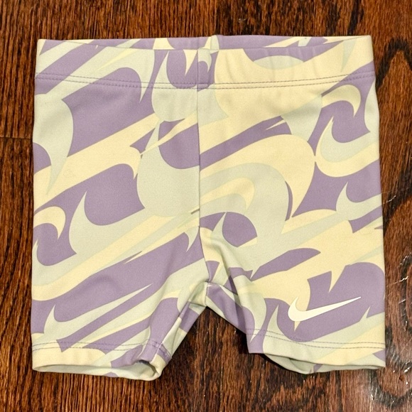 Nike Light Green Tank and Purple Patterned Shorts - Picture 5 of 12